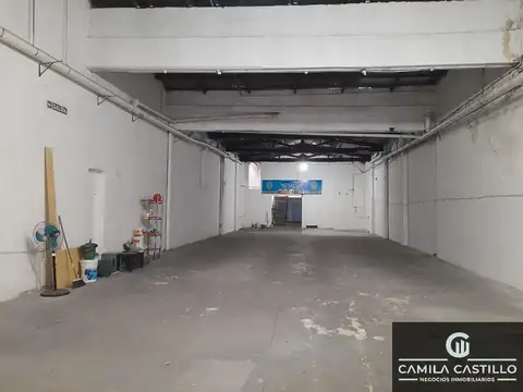 Depósito en venta de 800m2 ubicado en Villa Sarmiento