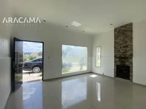 Casa en Venta en Lagos de San Elíseo, USD 230.000