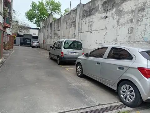 ALQUILER DEPARTAMENTO DE 3 AMBIENTES CON BALCÓN Y COCHERA EN BOEDO.