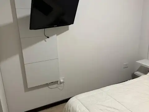 Departamento de un dormitorio completamente amoblado con patio en alquiler, excelente zona