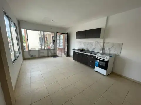 Casa 2 ambientes con 1 baño