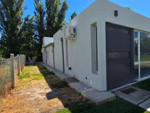 Casa 7 ambientes con 2 baños