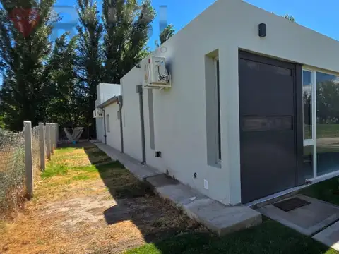 Casa 7 ambientes con 2 baños
