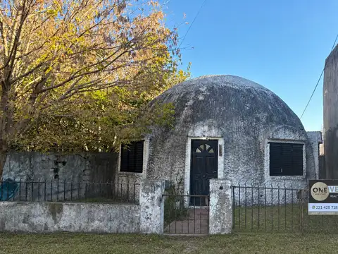 Casa en Venta en Los Hornos [Cod: 084117]