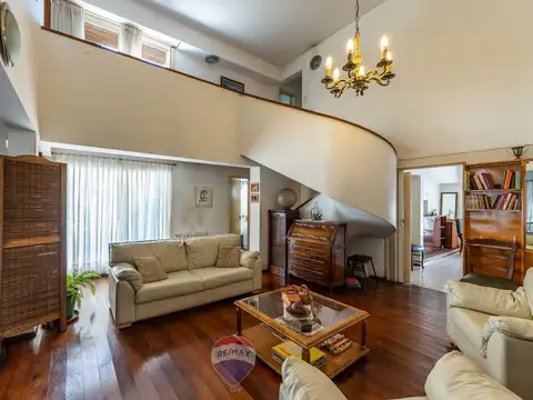 Venta casa 4 dormitorios pileta. Córdoba Cap
