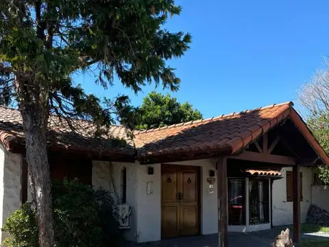 chalet de 4 ambientes y pileta