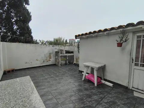 VENTA PH 2 AMBIENTES CON PATIO Y PARRILLA