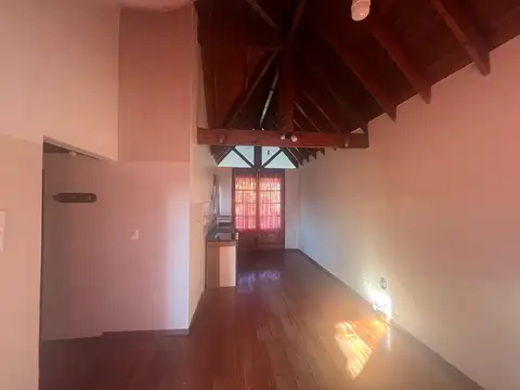 Depto Tipo Casa 2 ambientes con 1 baño