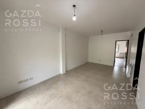 Departamento en Alquiler en Adrogue, $ 600.000