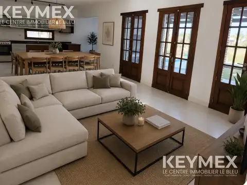Casa en Venta con 2 cocheras