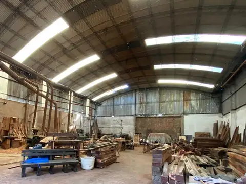 Venta Deposito con Oficinas en Villa de Mayo