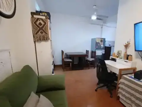 Villaroel 5100, Piso 1