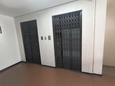 Oficina en alquiler 2 privados + recepción