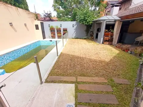 Casa 6 ambientes con 4 baños