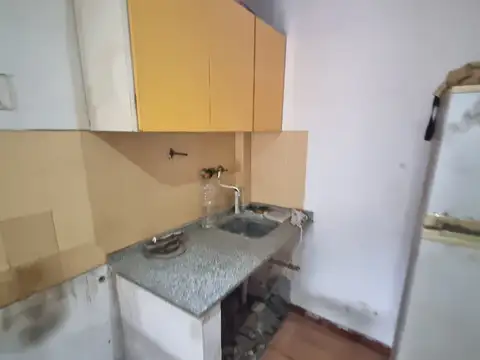 VENTA DEPTO DOS AMB MERLO CENTRO  A REFACCIONAR