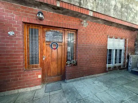 CASA 3 AMBIENTES Y DOS PATIOS