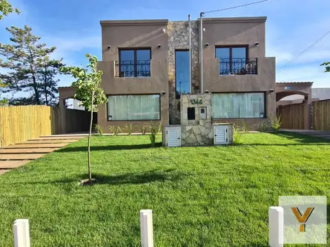Complejo en venta - 4 Dormitorios 4 Baños - Cochera - 540Mts2 - Monte Hermoso