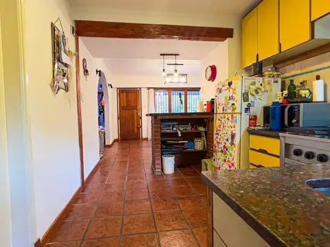 Casa 4 ambientes con 1 baño