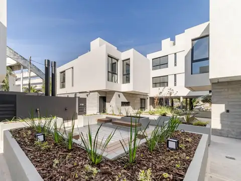 Depto Tipo Casa en Venta de 3 dormitorios