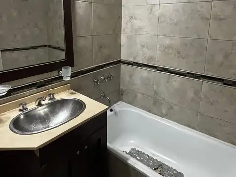 Depto Tipo Casa en Alquiler de 3 ambientes