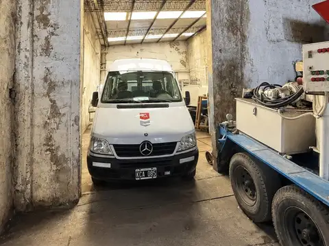 Depósito en venta de 400mts Lanus  cocheras