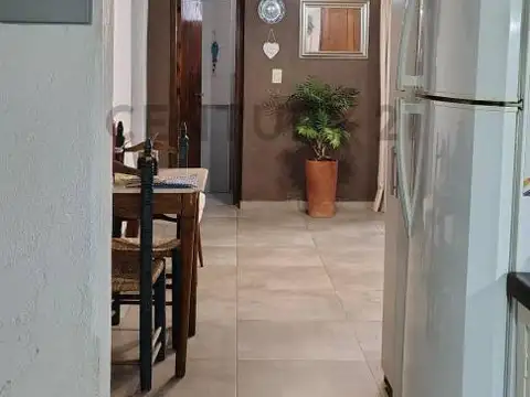 Casa 6 ambientes con 2 baños