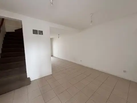 Depto Tipo Casa en Venta en San Antonio de Padua, USD 100.000