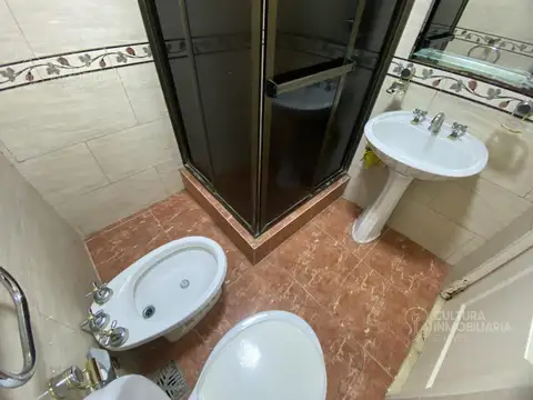 Casa 5 ambientes con 3 baños