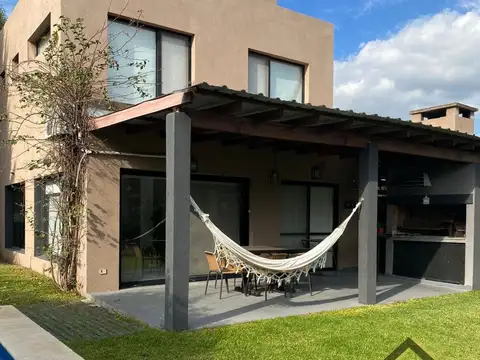 Casa en Venta en La cañada de Pilar, USD 260.000