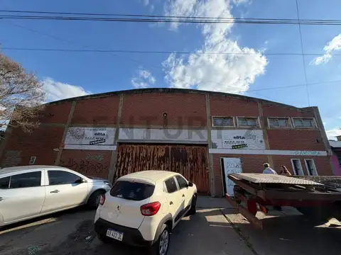 Galpón venta Tapiales 1300 mts2