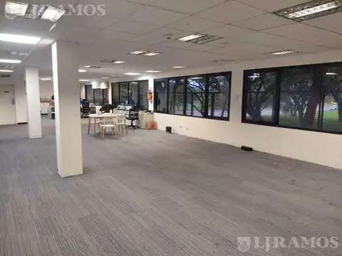 Alquiler de oficina de 237 m2 en Beccar