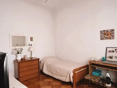 Miralla 400, Piso 1