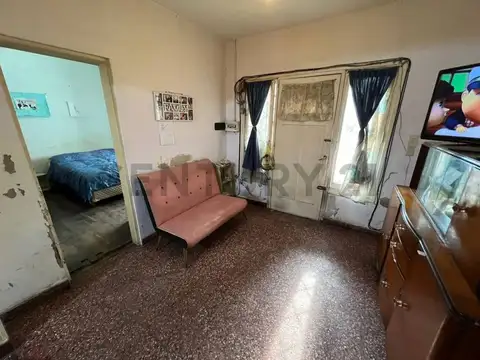 Fray Bottaro 3200, Piso 0