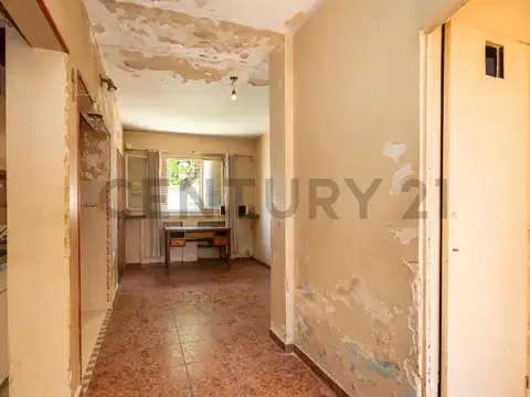 Venta Permuta Financiación Casa 2 Ambientes a Reciclar - Lourdes