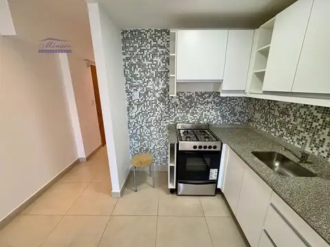 Impecable 1 amb. Frente con balcón aterrazado. COCHERA FIJA