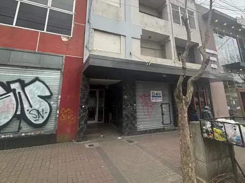 Departamento en alquiler de 3 Ambientes en el centro de Berazategui
