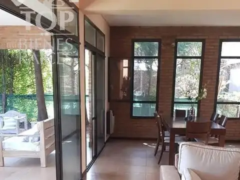 Casa 4 ambientes con 3 baños