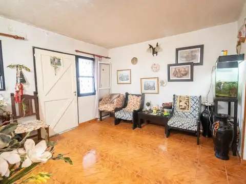 CASA "BARRIO EL POZO" CON QUINCHO Y PILETA