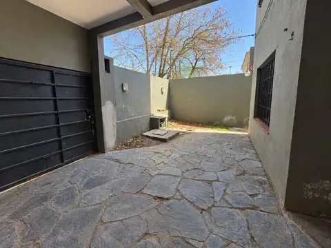 Casa 4 ambientes con 1 baño