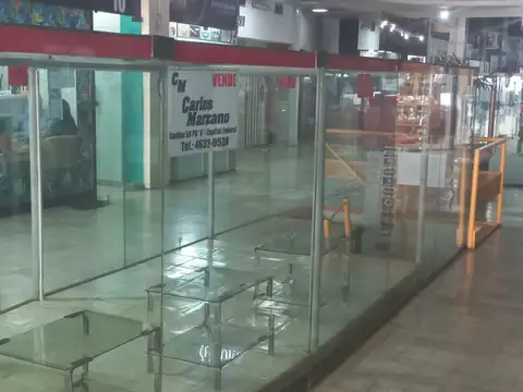 Avenida Rivadavia 6800, Piso Ave