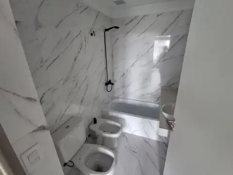 Oficina 2 ambientes con 1 baño