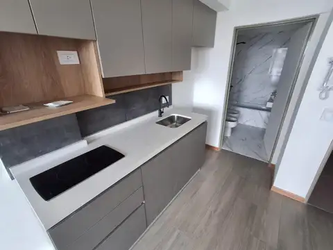 Hermosa oficina a estrenar en excelente zona comercial