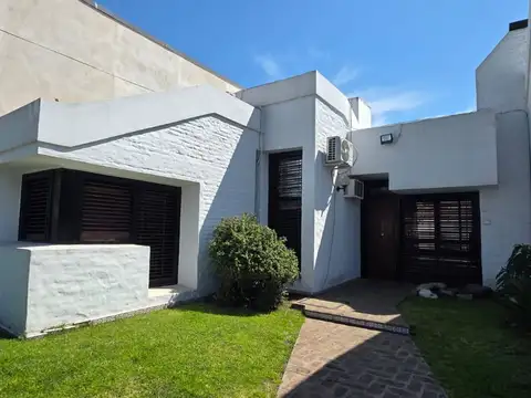 CASA 3 AMBIENTES VENTA ADROGUE