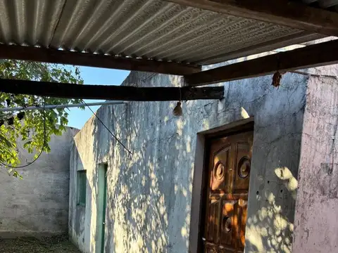 Se Vende Casa en Barrio Este