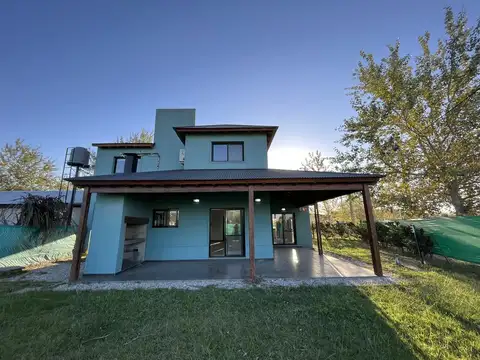 Casa 5 ambientes con 2 baños