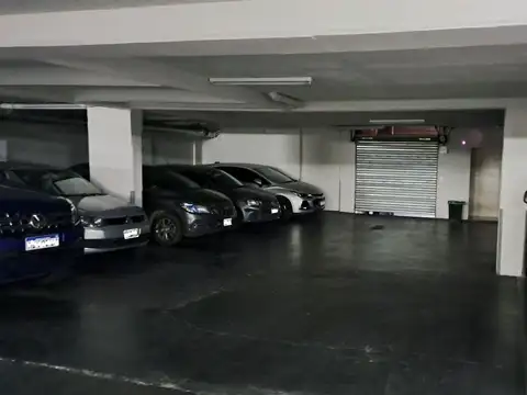 VENTA - COCHERA FIJA CUBIERTA - V URQUIZA