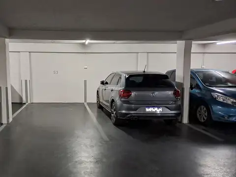 VENTA - COCHERA FIJA CUBIERTA - V URQUIZA