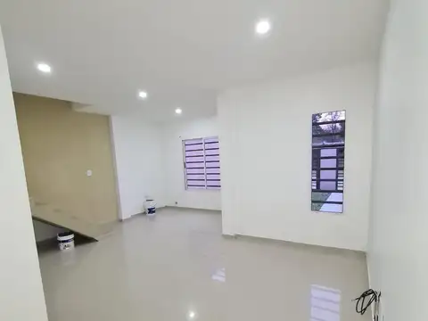 Depto Tipo Casa en Venta con 1 cocheras