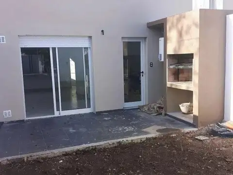 Dúplex en venta - 2 Dormitorios 2 Baños 1 Cochera - 70 mts2 - Tolosa