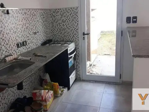 Casa 3 ambientes con 2 baños
